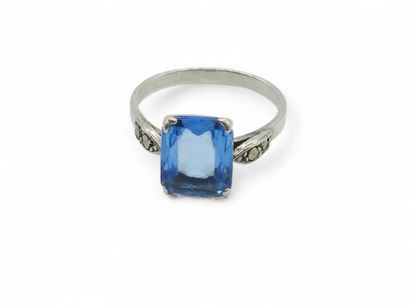 French WORK Xxeme siecle 
Silver ring set...