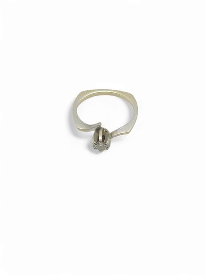 MODERN FRENCH WORK
Solitaire ring in 750°...
