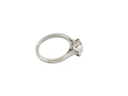 Platinum ring set with an 