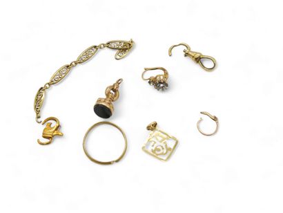LOT of 750° gold including : 
Pendant in...
