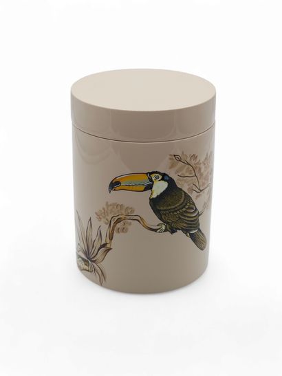 HERMES
Tea box representing a toucan on its...