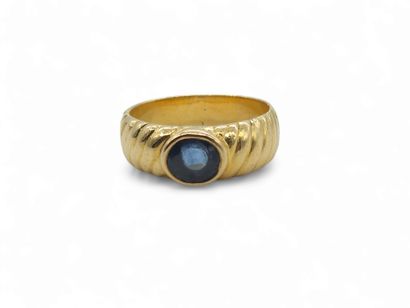 MODERN WORK
Half-groove ring in 750° yellow...