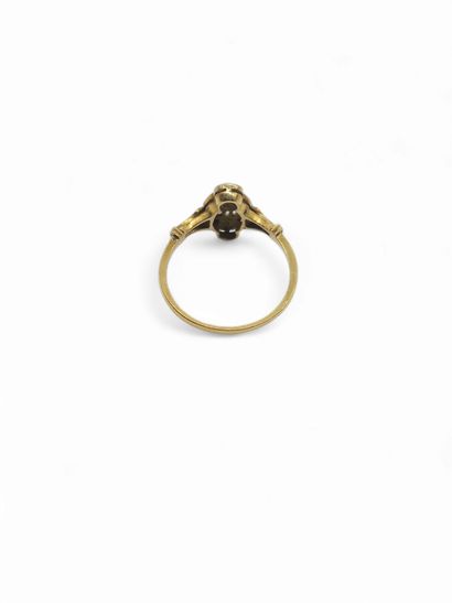 Gold and silver ring set with roses (missing)
TDD...