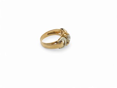 LOT d'or 750° comprenant : 
Bague en or jaune...