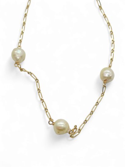 French WORK Xxeme siecle
A MARSEILLAIS NECKLACE...