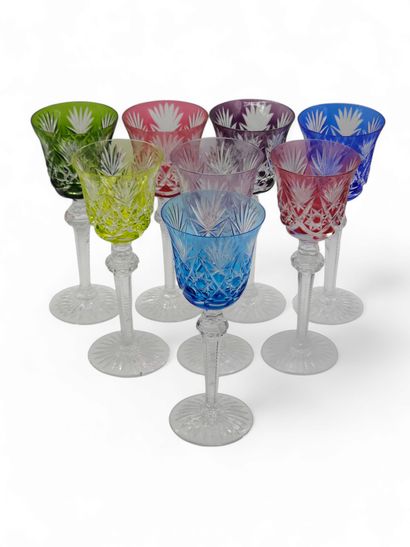 BOHEME
Eight cut-crystal wine glasses in...