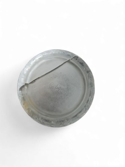 LALIQUE
Bagatelle model 
Moulded crystal...