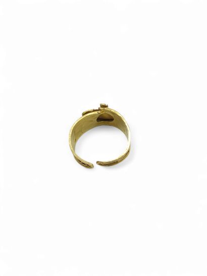 FOREIGN WORK 
Ring in 22kt gold 
Weight:...