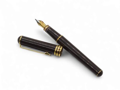 SET OF THREE STYLOS including :
Daniel Hechter...