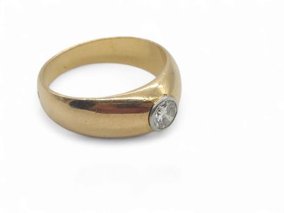 MODERN FRENCH WORK
Gold and platinum band...