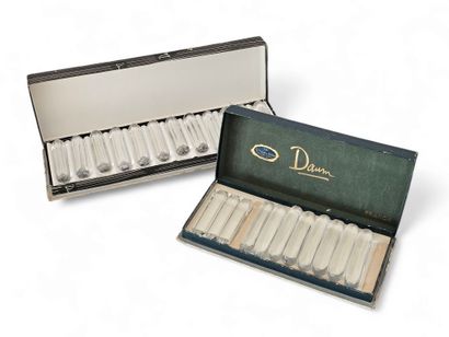DAUM France 
Twelve oblong crystal knife-holders
In...