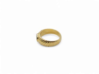 MODERN WORK
Half-groove ring in 750° yellow...