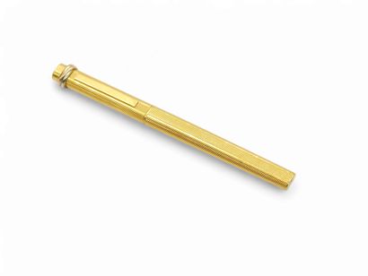 CARTIER
Rollerball pen in gold-plated metal...