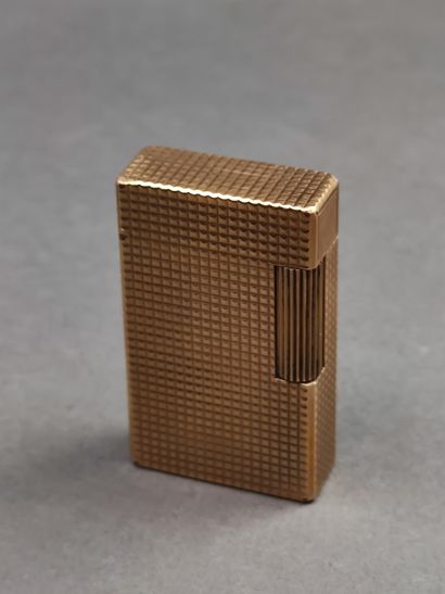 DUPONT 
Gilded metal lighter