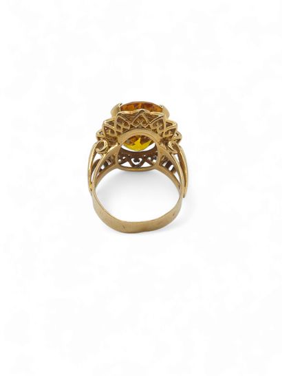French WORK 
Cocktail ring in 750° yellow...