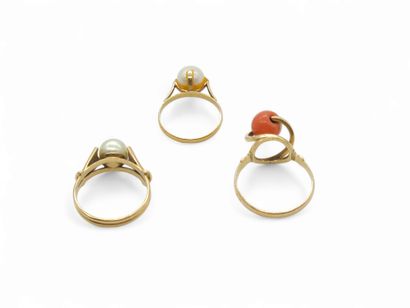 LOT of three 750° yellow gold rings with...