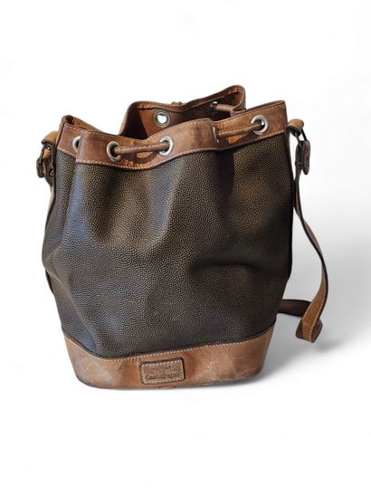 JEAN CHARLES DE CASTELBAJAC
Bucket bag 
As...