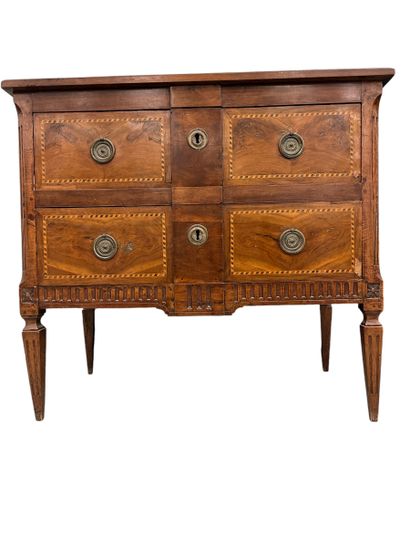 TRAVAIL FRANCAIS milieu XIXème siècle
Commode...