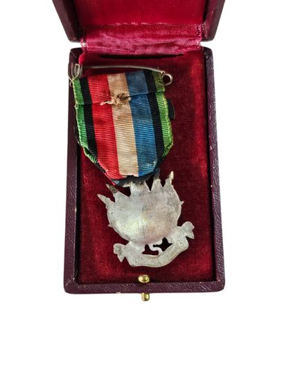 Deux croix de la premiere guerre mondiale
Medaille...