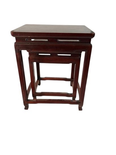 Trois tables gigognes
