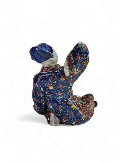 Japon 
Statue en porcelaine polychrome representant...
