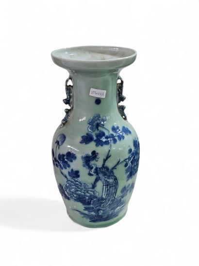 vase asiatique à décor d'oiseau du paradis...