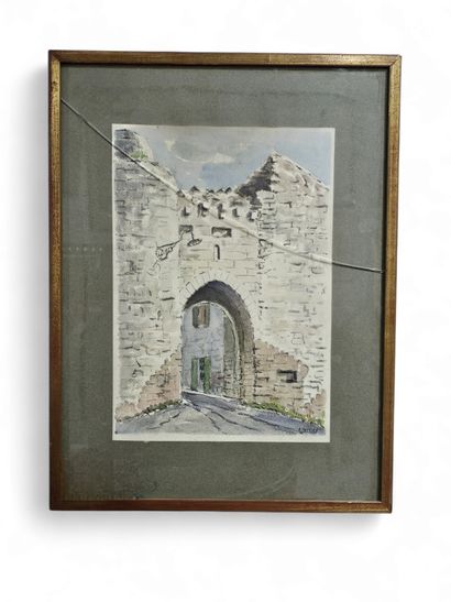 A RIVOIRE
Porte d'une vieille ville et cypres...