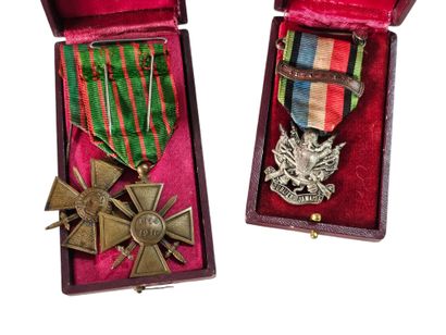 Deux croix de la premiere guerre mondiale
Medaille...