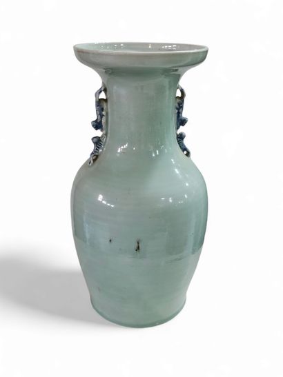 vase asiatique à décor d'oiseau du paradis...