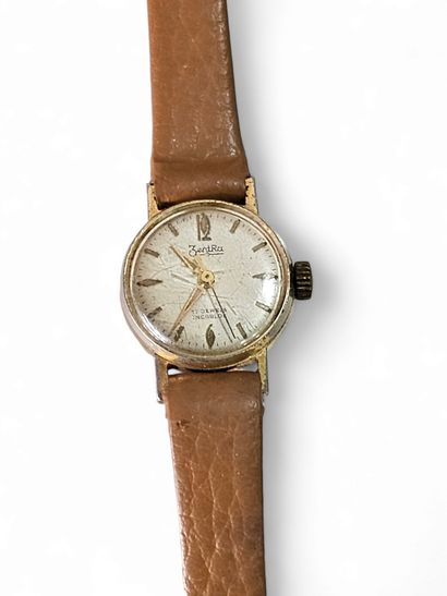 ZENTRA 
Montre bracelet en cuir, boitier...