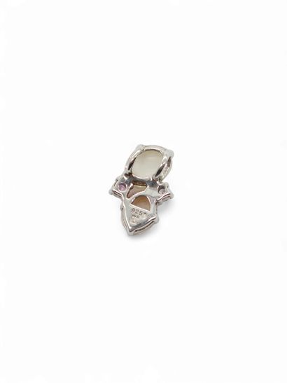TRAVAIL Français moderne
PENDENTIF en argent...