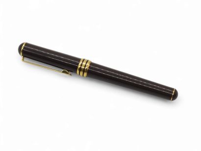 ENSEMBLE DE TROIS STYLOS comprenant :
Stylo...