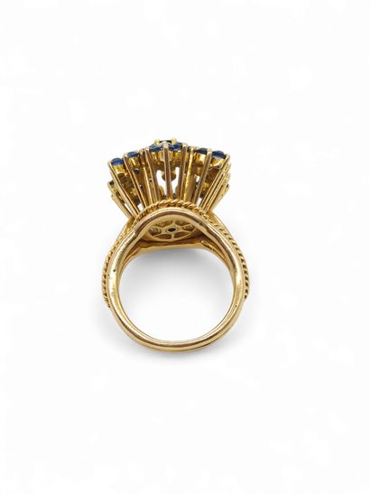 BAGUE en or jaune 750° ornée de diamants...