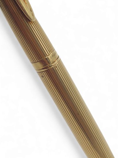 WATERMAN
Stylo plume en or jaune 750° 
Poids...