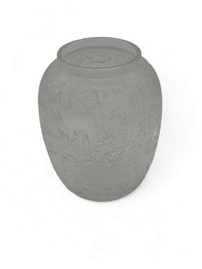 LALIQUE
modele bagatelle 
vase en cristal...