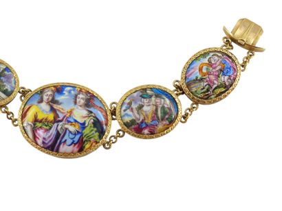 TRAVAIL DU XVIIIème siècle
CHARMANT bracelet...