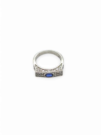 TRAVAIL Français moderne
Bague en argent...