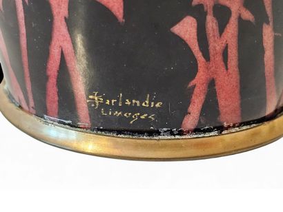JULES SARLANDIE (1874-1934) LIMOGES
Vase...