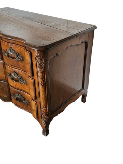 TRAVAIL FRANCAIS XVIIIème siècle
Commode...