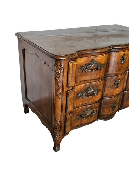 TRAVAIL FRANCAIS XVIIIème siècle
Commode...