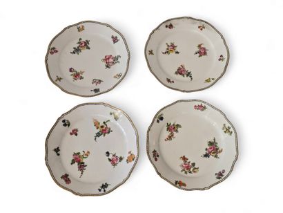 LIMOGES
Ensemble de quatre assiettes en porcelaine...