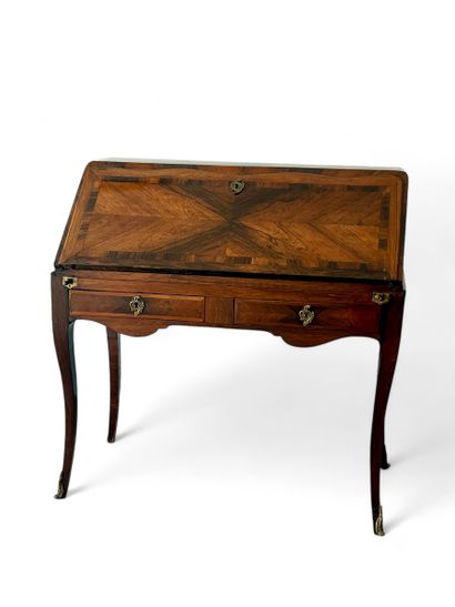 MACRET Pierre reçu en 1751 
Bureau de pente...