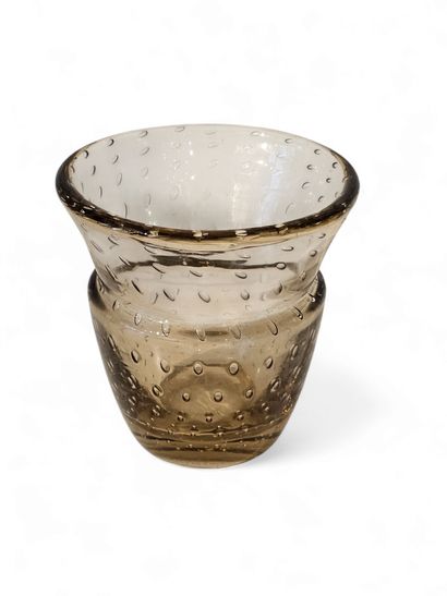 DAUM NANCY
Vase conique en verre bullé translucide...