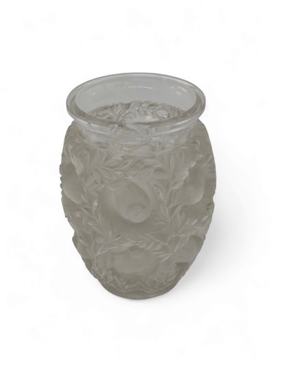 LALIQUE
modele bagatelle 
vase en cristal...