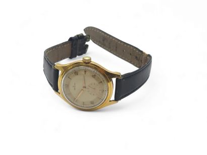 ZENITH 
Montre bracelet en métal doré et...