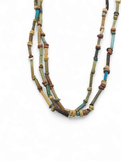 EGYPTE basse époque 
Collier sautoir à cinq...