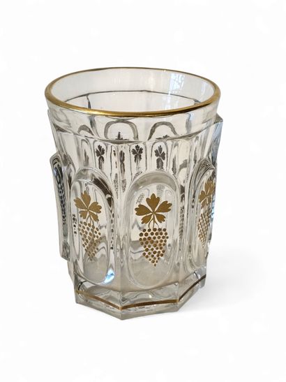 CHARLES X
Verre en cristal à huit pans à...