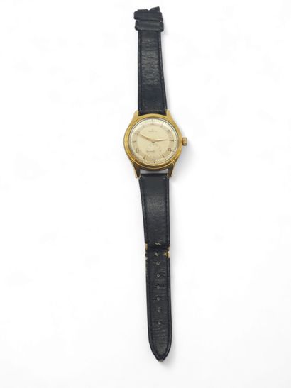 ZENITH 
Montre bracelet en métal doré et...