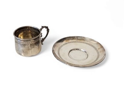 TRAVAIL FRANCAIS XIXème siècle
Tasse et sous...
