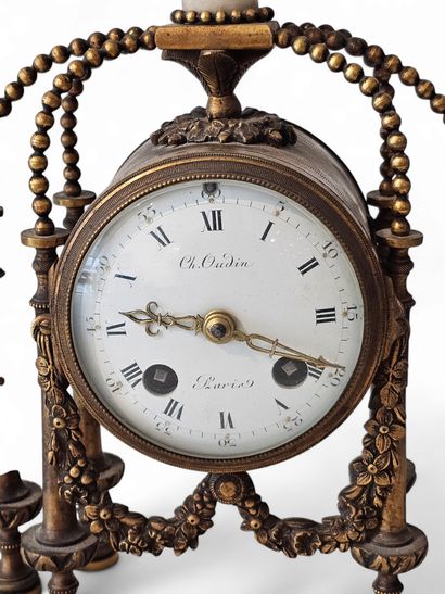 CHARLES OUDIN 
Pendule de style Louis XVI...